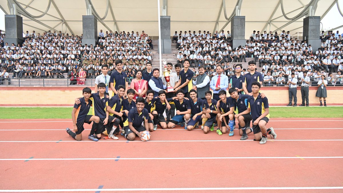 opjsangul's tweet photo. Adding to the spirit of the celebration, a friendly football match was played between the Principal's Student-XI and the Vice Principal's Staff-XI at the magnificent sports complex of our campus. The Students-XI emerged victorious with a 2–1 win, showcasing excellent teamwork and sportsmanship.