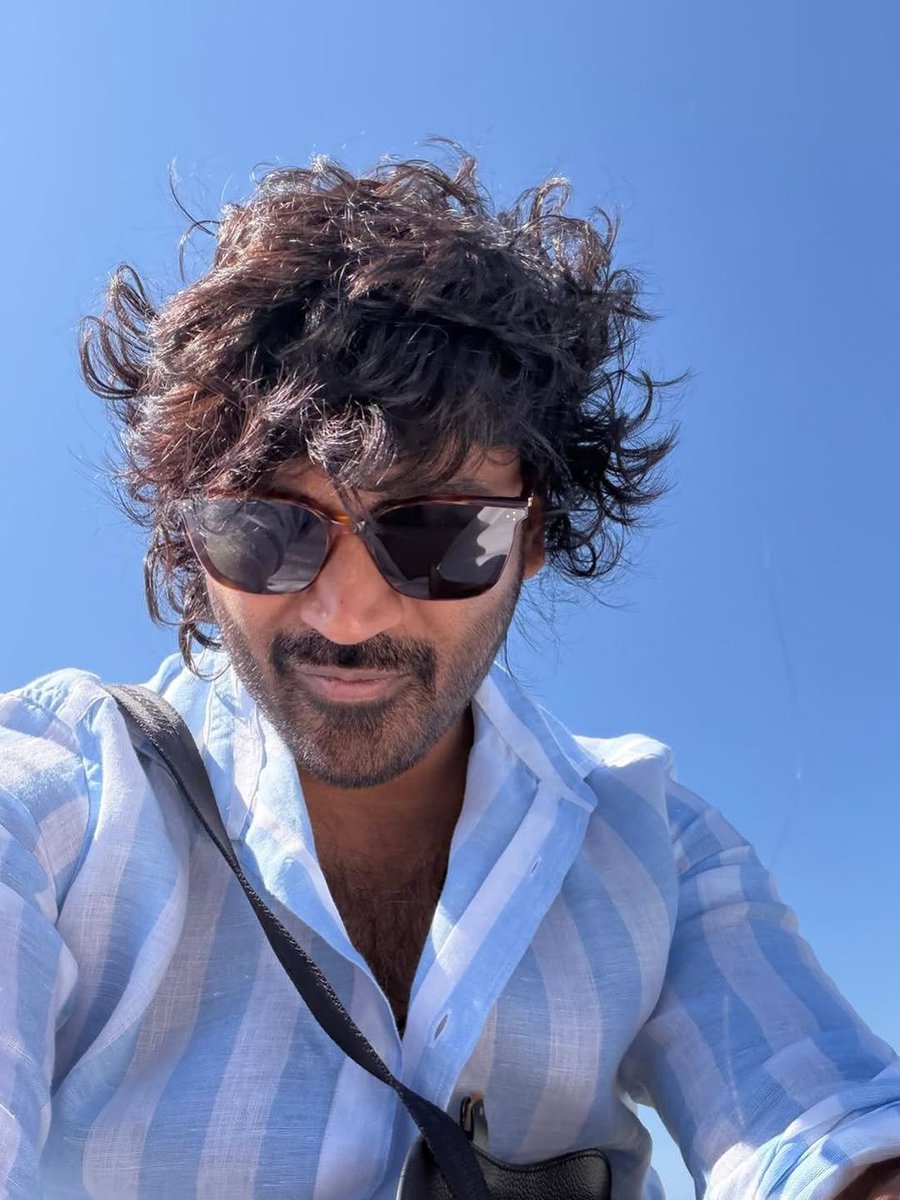 B_RAJA_'s tweet photo. Thalaivar latest.. 
Youth icon @dhanushkraja ❤️ https://t.co/GqAjN9zwIl