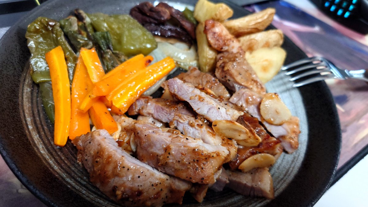 oukaff14ixion's tweet photo. 最近、欧米みたいな夕飯が多い https://t.co/Xt8QUahbrS