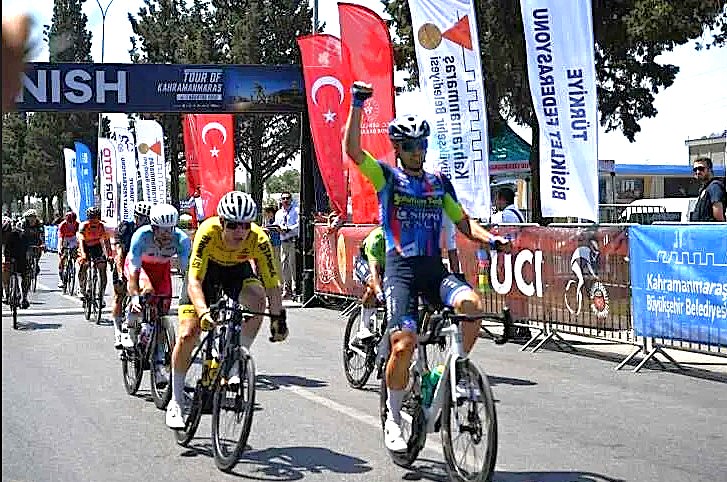 MehmetBykar's tweet photo. 4 etaplı Tour of Kahramanmaraş tamamlandı.
Dusan Rajovic etabı genel klasman lideri Kyrylo TSARENKO oldu
https://t.co/cQqAJk4x66
#bikenews,#bisikletr, #bisiklet,#procycling,#cycling #ucı https://t.co/9n0jf7gOEG