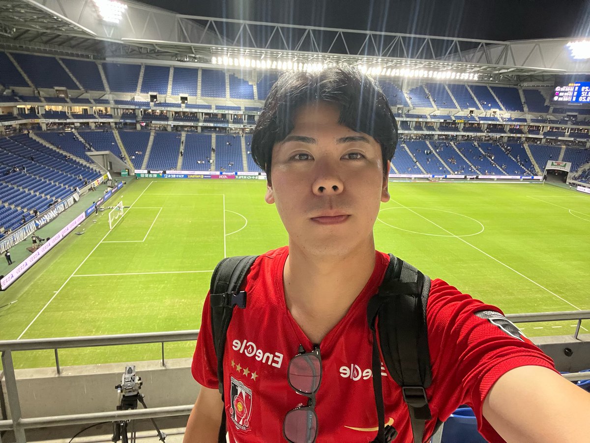 motofootballpub's tweet photo. AWAYガンバ大阪3-4負け😑

選手は本当に戦ってくれたし、
アップから控え選手がスタメンを鼓舞してるのを見て、
良いチームだなと思いました。

結果は負け。一枚もらっててあれはあかん。
ただ安部にカードは出せ。

レフェリングにあんまり文句言わないけど、
試合全体通して酷い進め方だなと感じました。

試合内容は全然悪くない。
次切り替えて勝とう。

#浦和レッズ #浦和サポ
#ガンバ大阪 #ガンバサポ
#jリーグ
