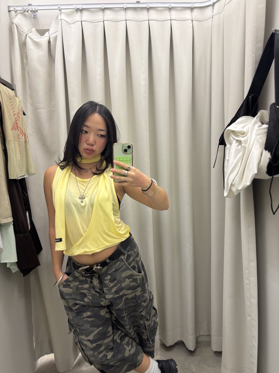 yoonj101's tweet photo. “you don’t give tech” is my favorite compliment to receive tbh 

hence anti-tech fit pic dump 

#fashionmfintech #baddiebrain https://t.co/0wvxvEVIR3