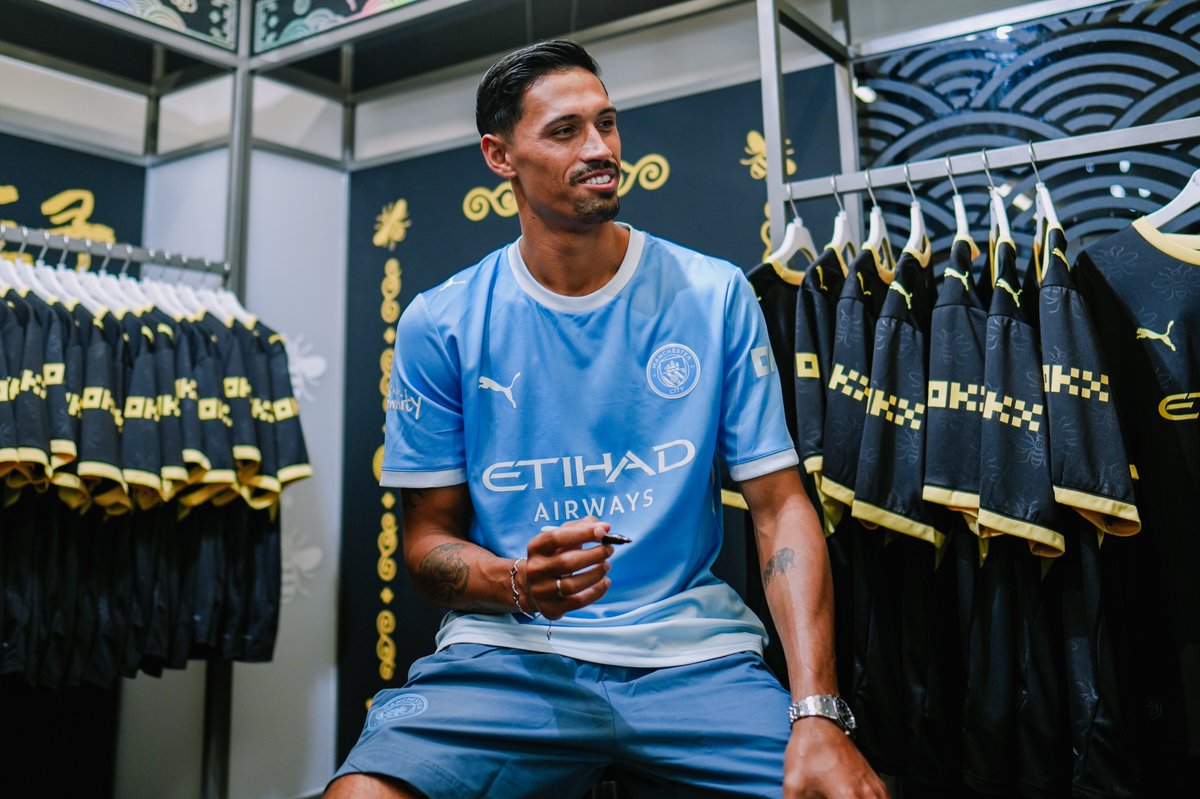 ManCity's tweet photo. A special visit to Man City House by @PUMA in Seoul - thank you to our incredible fans for coming down 🩵

An unmissable pre-season destination, don't miss out on visiting at Scène in Seongsu-dong before 9 August! 🇰🇷 https://t.co/8FmWgxyqYK