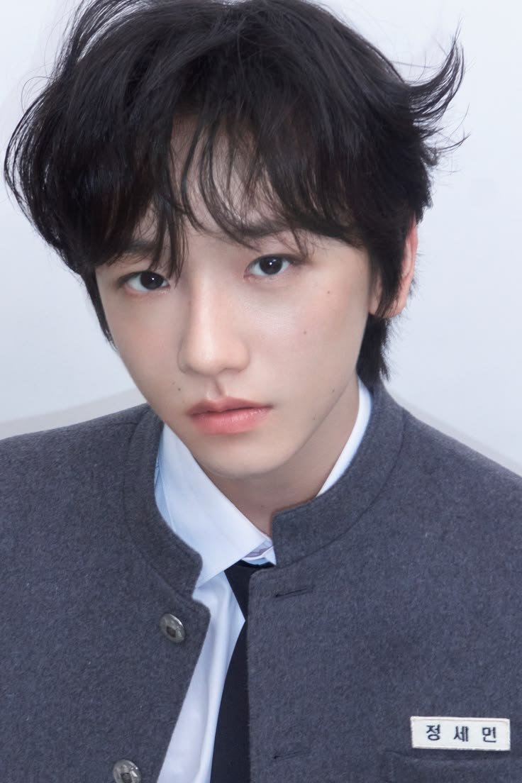 _woonhakie_'s tweet photo. idid Semin gives me Woonhak vibes ngl they both cuties https://t.co/kfnV63GHES