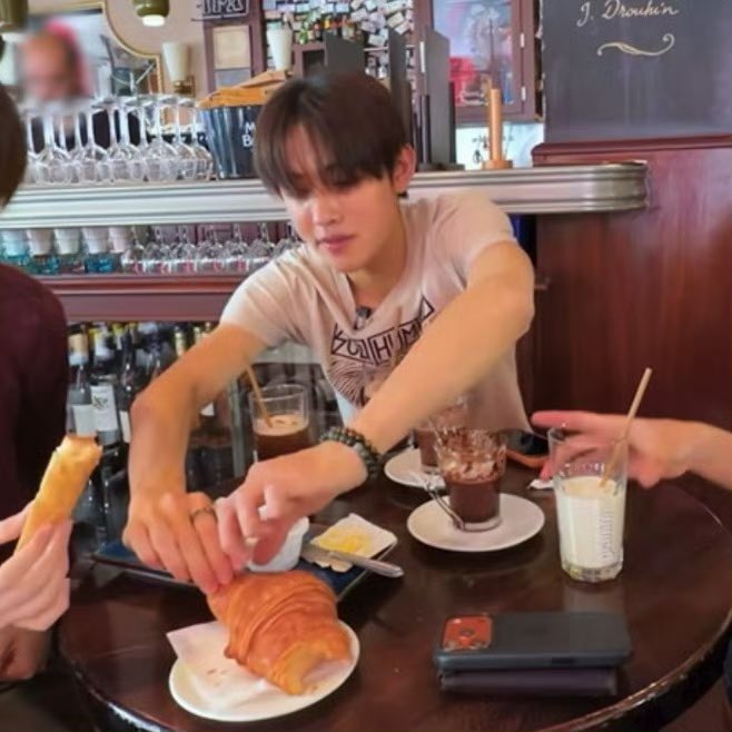 09twinss's tweet photo. it’s the couple phone cases on the table paired with the vans they bought together for me… they’re so couple coded 🤭 https://t.co/GYnKcgAtxV