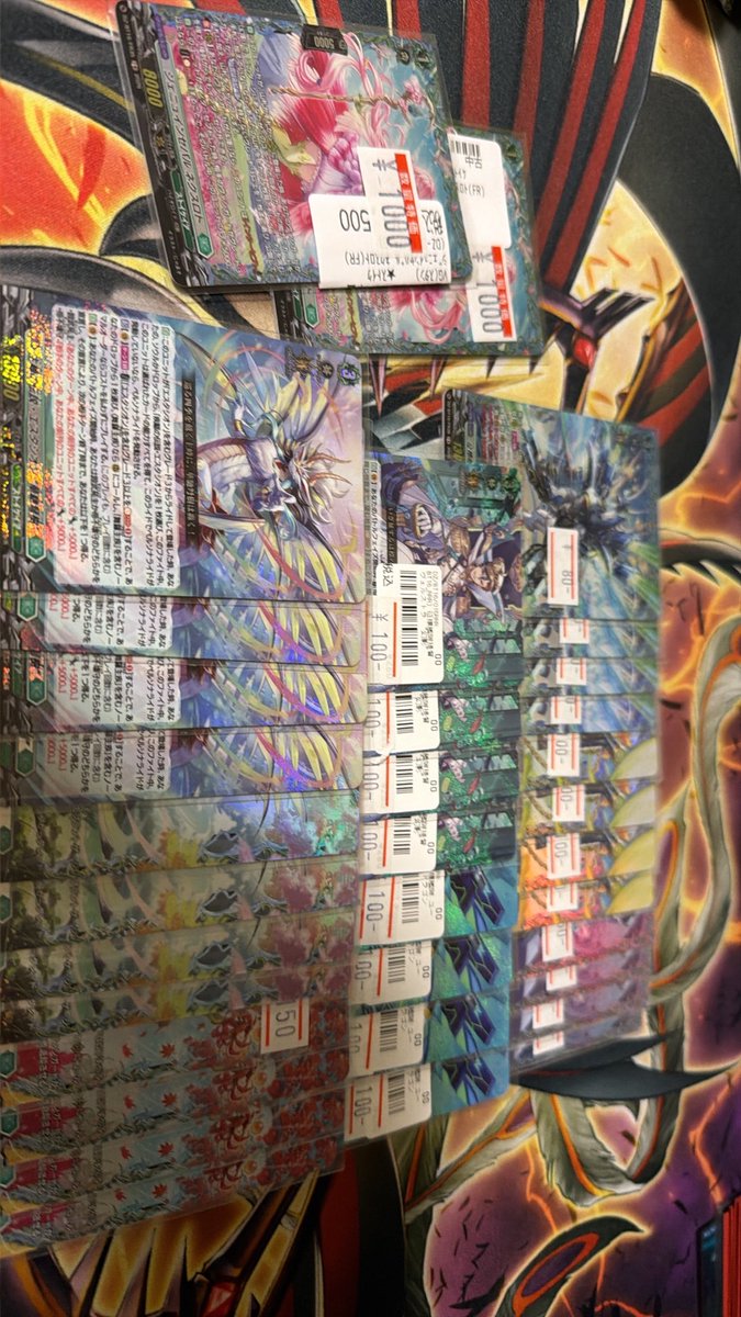 WhitePfZnc's tweet photo. 予算15くらいだったんだけど、ネクスロト2枚揃ってないのに2万くらい飛んでる。なんで https://t.co/JByhDzonIB