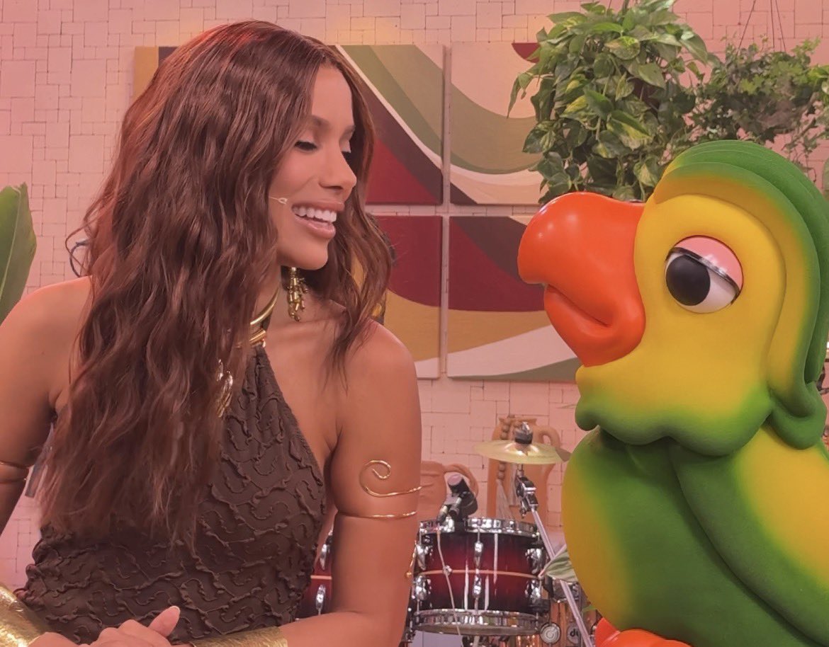 tvglobo's tweet photo. Qual a música favorita do EQUILIBRIVM II de vocês? #MaisVocê 

ANITTA NO MAIS VOCÊ https://t.co/MdAnGTvNK1