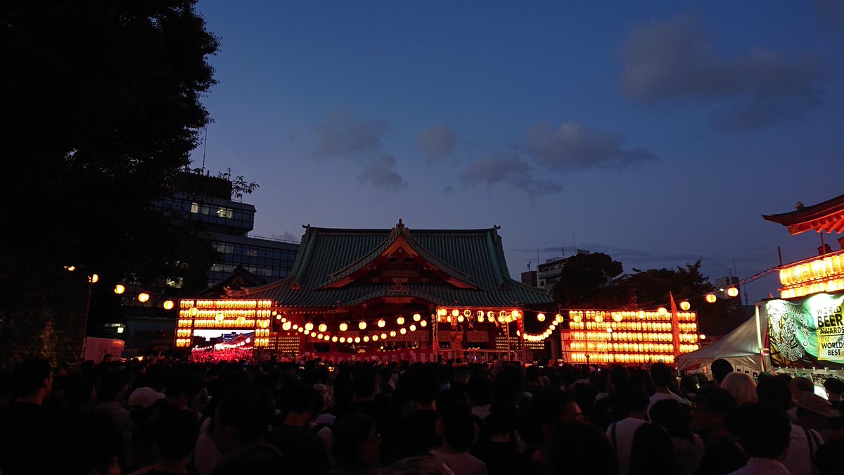 KawamataMail's tweet photo. 今日の仕事帰りに神田明神 納涼祭り2026年8月7日(金) 8日(土) 9日(日) 。大勢の人で盛り上がっています。 https://t.co/Q9W4QXRQYt