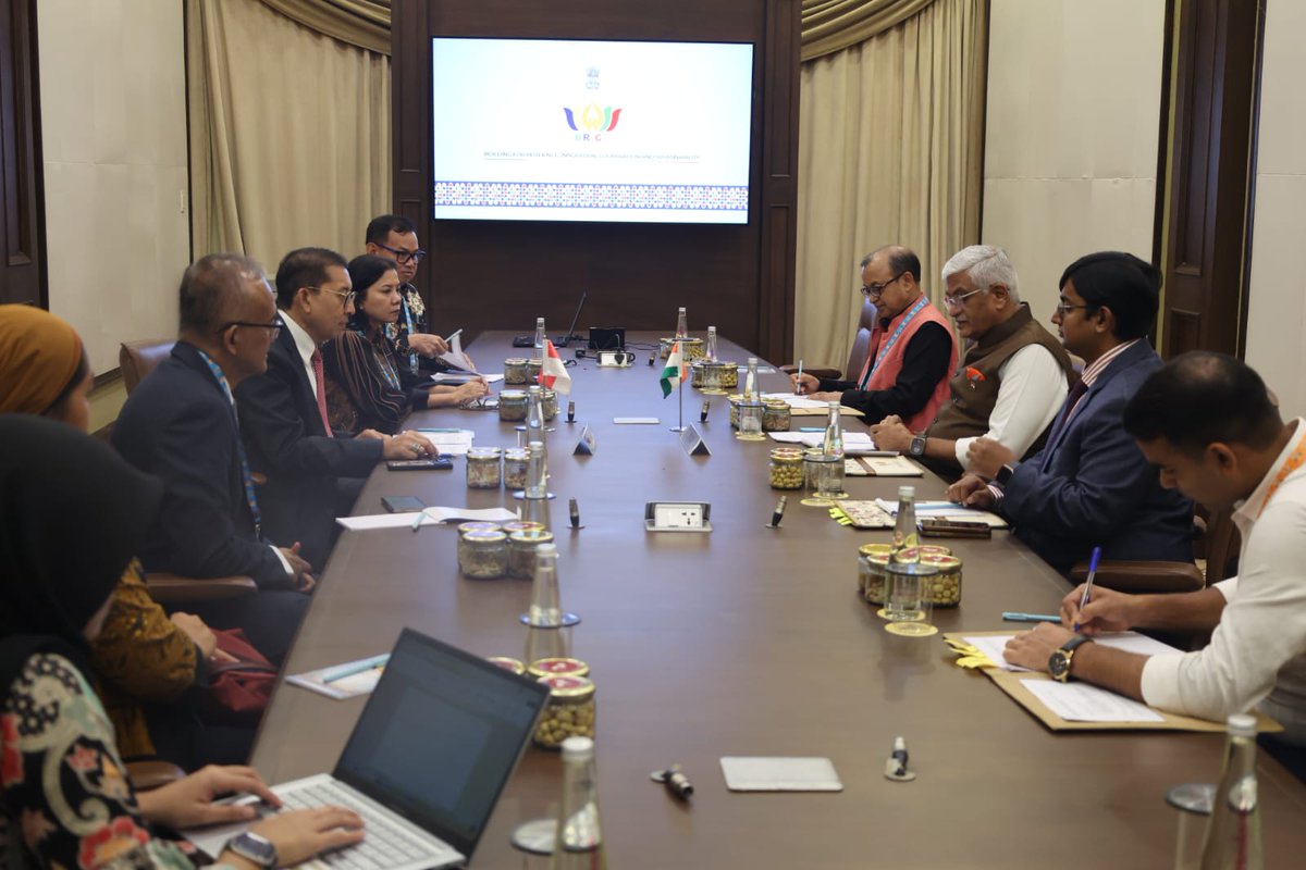 gssjodhpur's tweet photo. I had a warm and productive bilateral meeting with H.E. Fadli Zon, Minister of Culture of Indonesia, on the sidelines of the BRICS Culture Ministers’ Meeting in Bhopal.

Our discussions focused on further strengthening the centuries-old civilisational and cultural ties between India and Indonesia. We reviewed the progress of India’s assistance in the restoration and conservation of the iconic Prambanan Temple Complex, a landmark initiative that reflects our shared commitment to preserving our common heritage for future generations.

We also discussed expanding cultural exchanges, enhancing people-to-people connections, and deepening cooperation in line with the vision of our leaders following the successful State Visit of Hon’ble Prime Minister Shri @narendramodi to Indonesia.

🇮🇳 🇮🇩 #BRICS #IndiaIndonesia #Culture #SharedHeritage 

@PMOIndia @AmitShah @MinOfCultureGoI @tourismgoi @MEAIndia @IndianEmbJkt @fadlizon