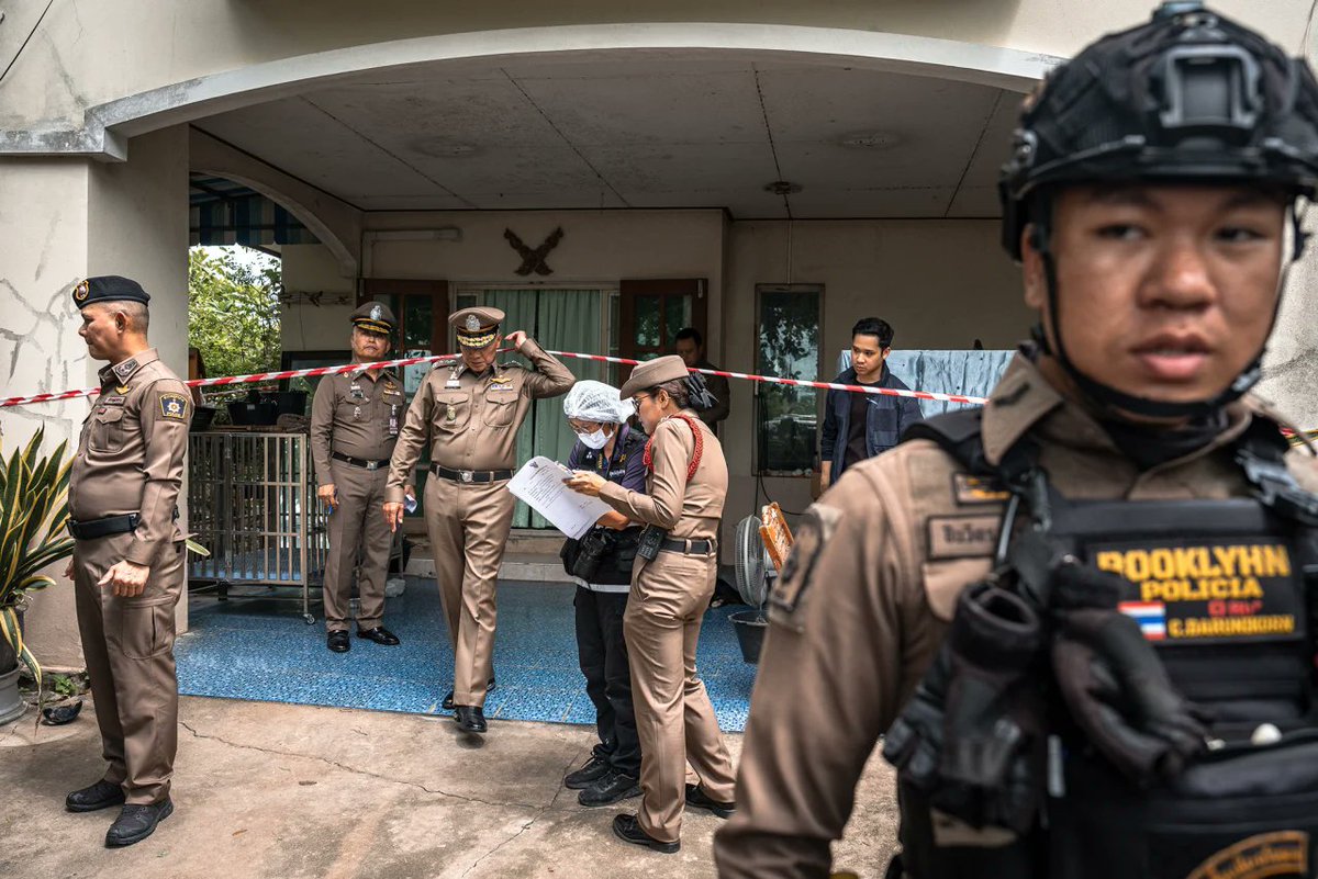 ALERTADESISMO's tweet photo. Un adolescente armado muere tras asesinar a profesores en el peor tiroteo escolar de Tailandia en años https://t.co/pnu36ohJAe https://t.co/70jfN80phb