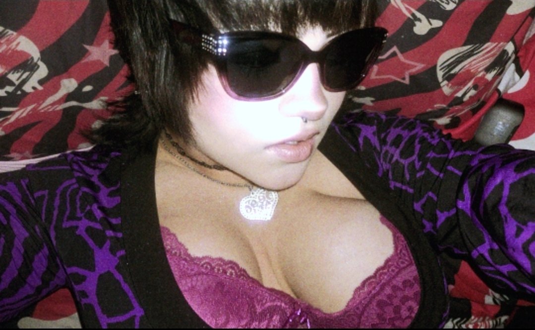 xkrunkatronicx's tweet photo. get wild and be sexy!!!!!πΊ
#trashyy2k #y2kmcbling #2000sfashion #scenemo #scene #scenequeen #2000sscene https://t.co/hEeVvE3Nqt