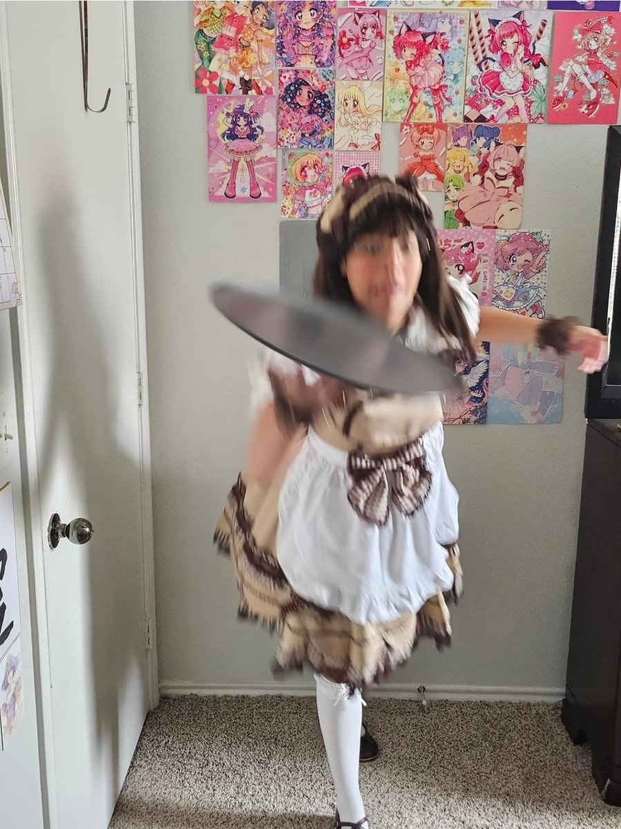 DonutDany's tweet photo. The one time I dressed in a maid themed lolita coord and actually stumbled with the plate in my hand and somehow managed to capture it https://t.co/VG42huKWkQ