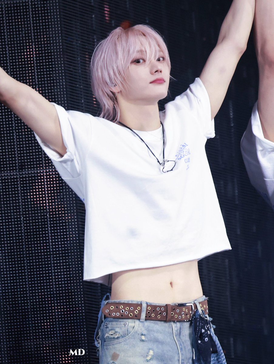 _rkiveblues's tweet photo. @yoondepity how can i be normal when he went and dyed his hair pink https://t.co/XJgCniszjv