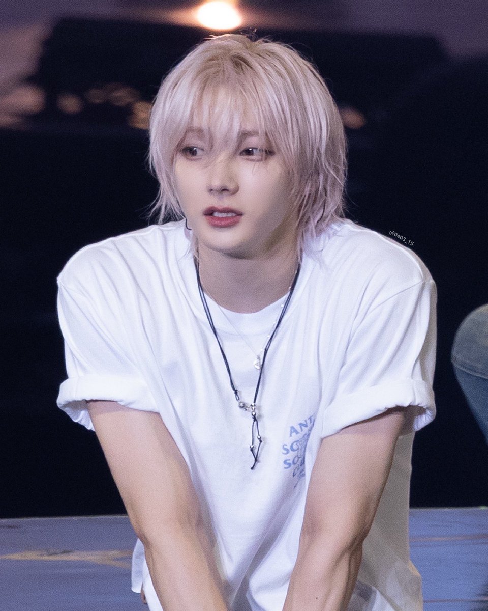 _rkiveblues's tweet photo. @yoondepity how can i be normal when he went and dyed his hair pink https://t.co/XJgCniszjv