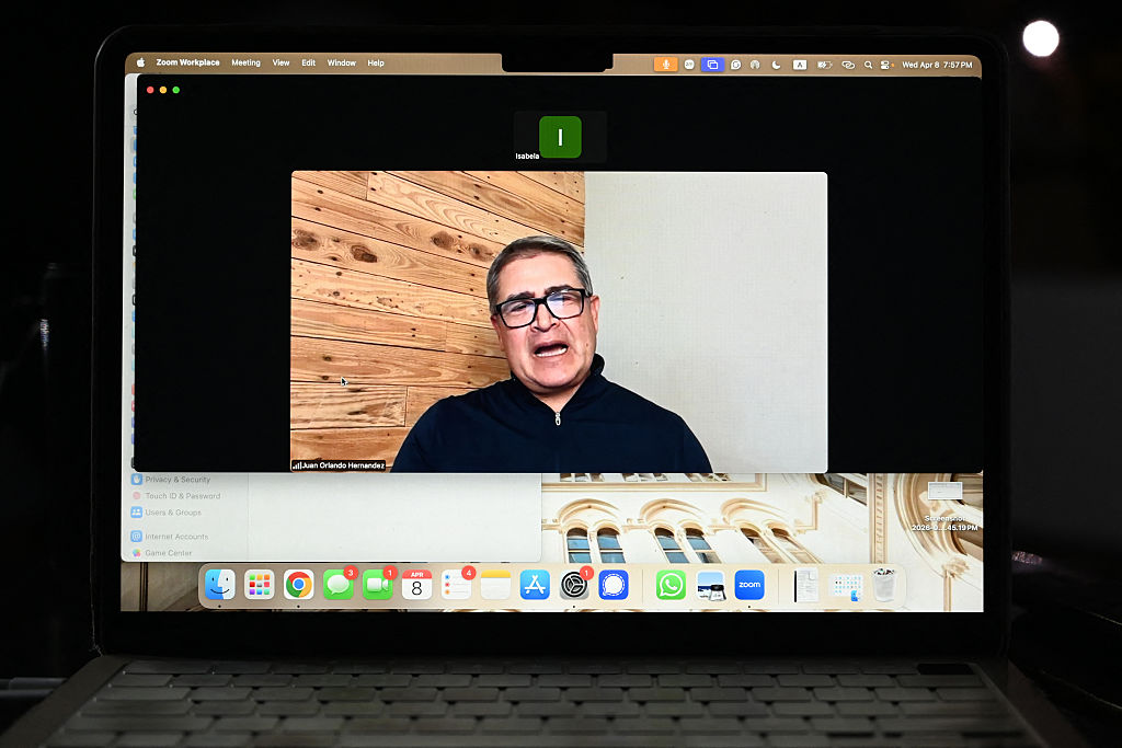 rodryanshow's tweet photo. https://t.co/rV87ZM2184 New Zealand Councilor Jo Galer Joins Video Meeting From Bathroom https://t.co/PskUMgWubA