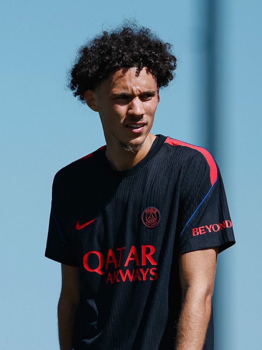 Paristeamfr's tweet photo. 🔥🔥🔴🔵 L’impatience se transforme 😉 Akliouche est convoqué pour affronter Manchester United demain en Suède 🇸🇪 #PSG @Abdel_hamed6 https://t.co/NrtvxVX39r