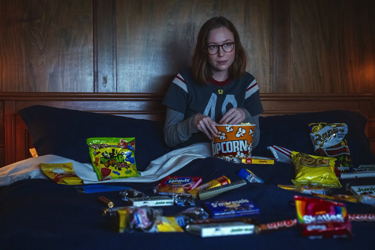 roomforscream's tweet photo. the aesthetic I want in every movie https://t.co/X3PQKVOlus