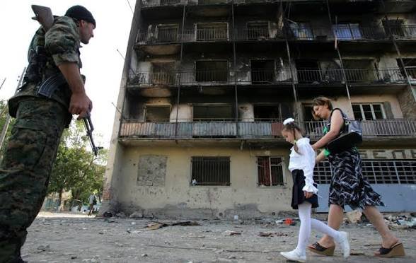 StratcomCentre's tweet photo. On this day in 2008, Russians invaded Georgia, killing over 1,000 people and commiting atrocities across the country.

Amid the invasion and for years after, Russian propaganda attempted to convince the world that it was actually Georgia started the war.

To this day, Russia still occupies 20% of the country.