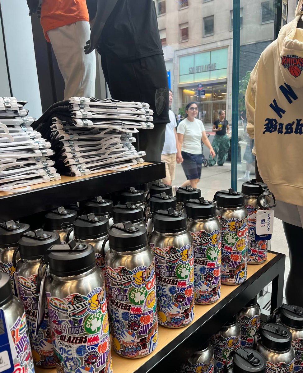 Fionagvlm's tweet photo. #MustVisit #NBAFlagship #CityGuide #StoreTour https://t.co/TpUu3TPWur