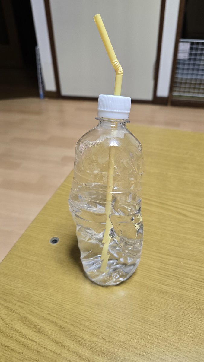 eikocandk413's tweet photo. 新冠も最高でした
稚内で撮影券
新冠はなんとKEENの
飲みかけのペットボトルゲット！
まだしてませんが
間接キッス🥰
どう保管しよう…
まずは袋に入れて冷蔵庫
#キタキタキタツアー
#新冠
#candk https://t.co/rsaFIDABLV