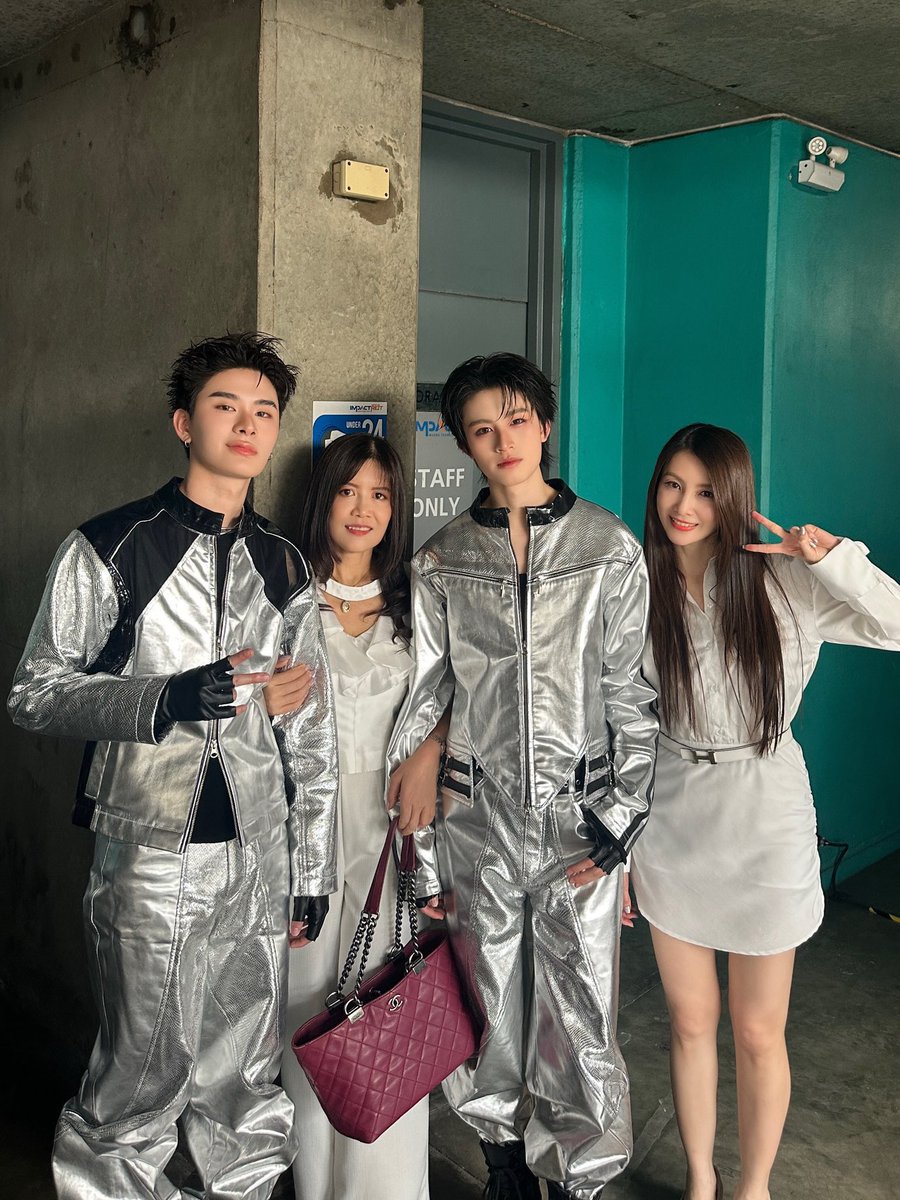 42percentx's tweet photo. ลูกอีกคนของป๊านะแม่รินมาก 🥹🤍 https://t.co/RSsnzxetBV