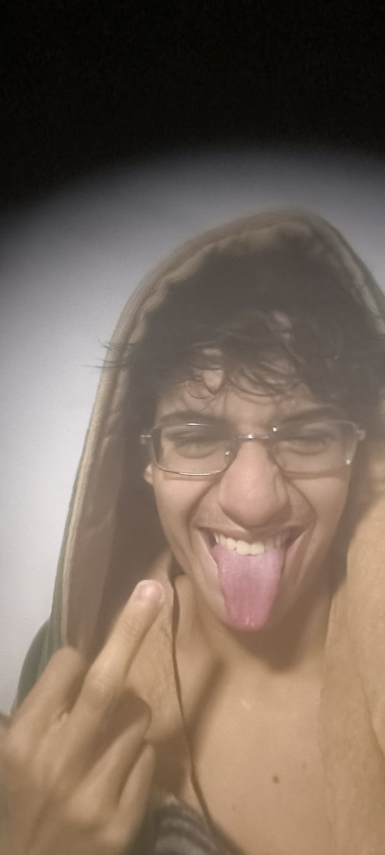 xwssanchess's tweet photo. odeio o cara q venho me tornando https://t.co/MvC1wAlhn2