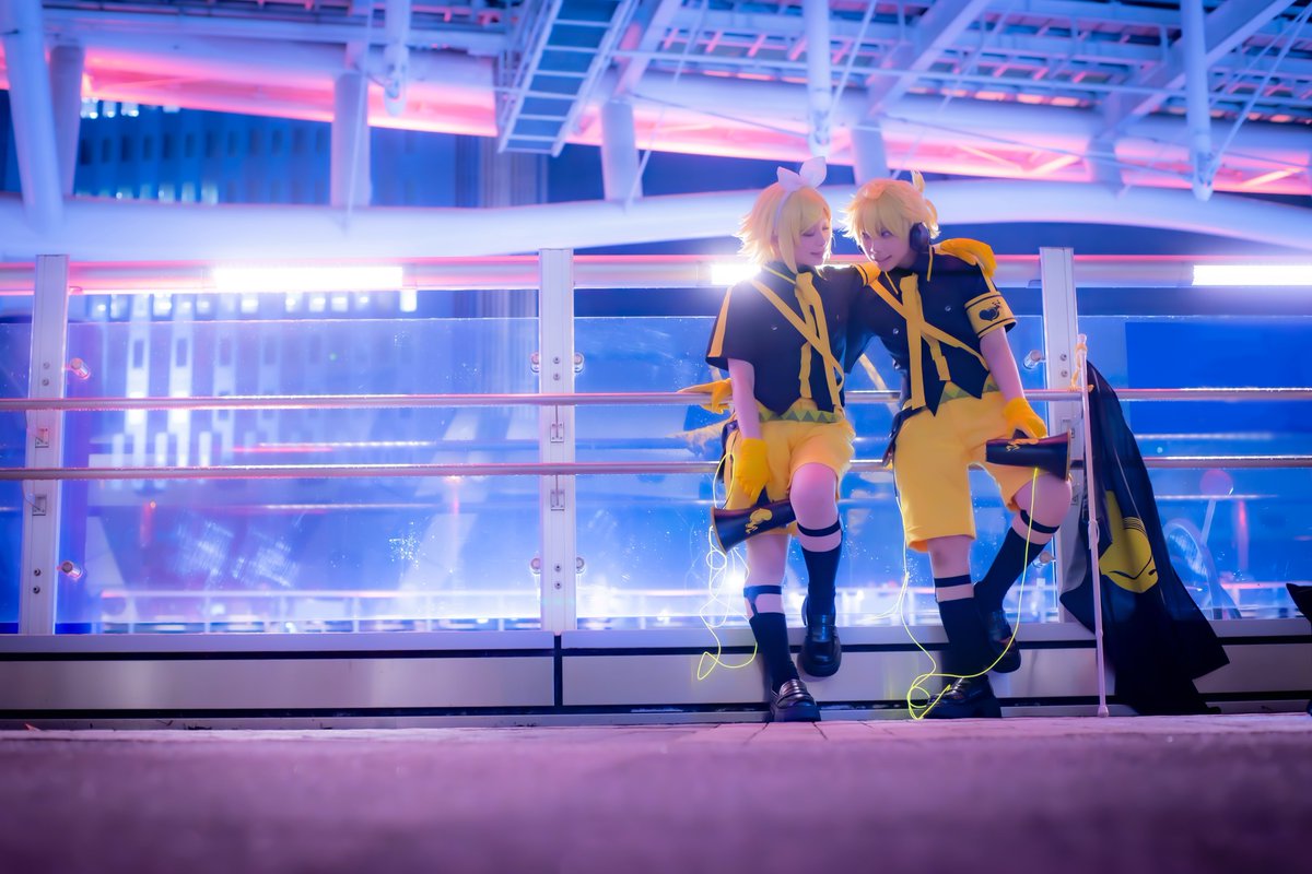 chusha22's tweet photo. 【鏡音/cos】

作戦会議といきますか

Ｐ.スガポンさん
#コスサミ2026 https://t.co/ldM3WQm93o