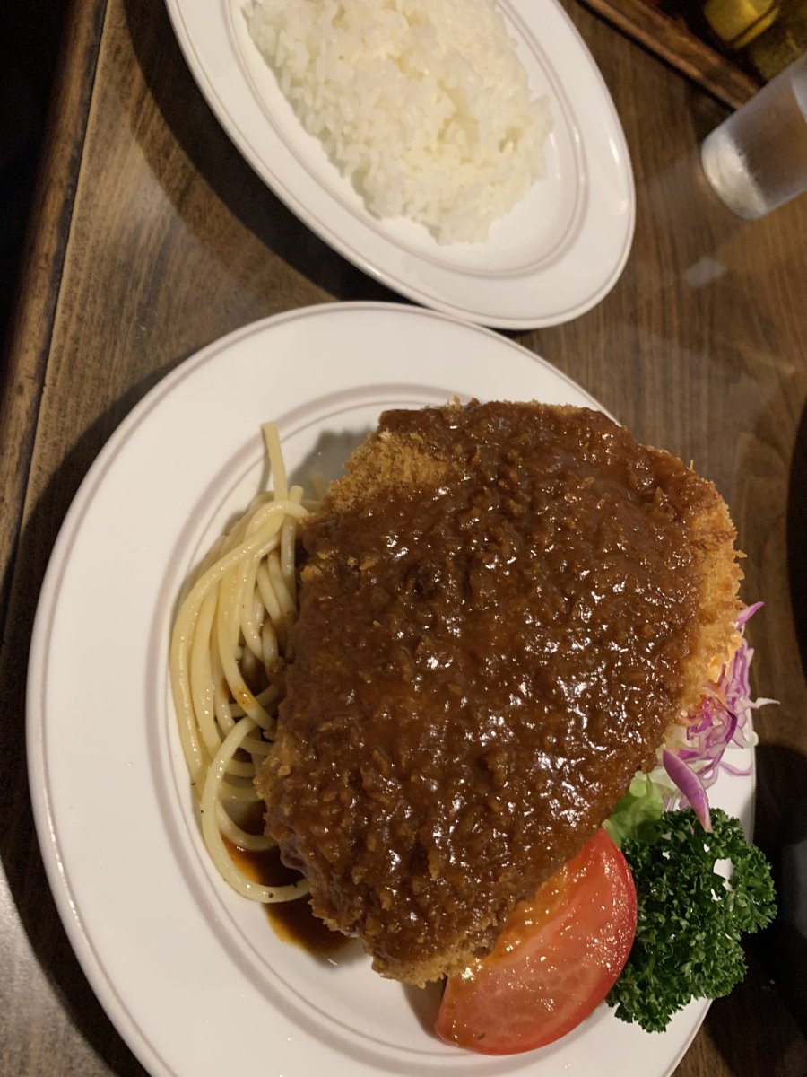 YS_TMJ_esports's tweet photo. 友風焼きも甘くて美味しいけど、結局ポークカツ頼んでしまったw
満足w
#キッチン友 https://t.co/iaGbVVFB4E