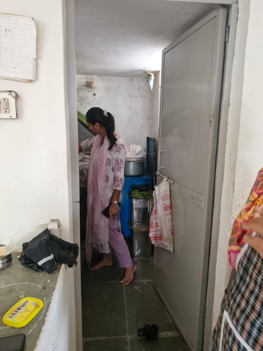IcdsVijapur's tweet photo. આજ રોજ ઘટક વિજાપુર માં cdpo મેડમ શ્રી એ આંગણવાડી કેન્દ્રો ની મુલાકાત કરાવવામાં આવી
#PA_PA_PAGLI
#ICDS_Mehsana #WCD
@ddo_mehsana
@CollectorMeh
@manisha_vakil
@CMOGuj
@WCDGujarat @MinistryWCD https://t.co/3Fts9bgblq