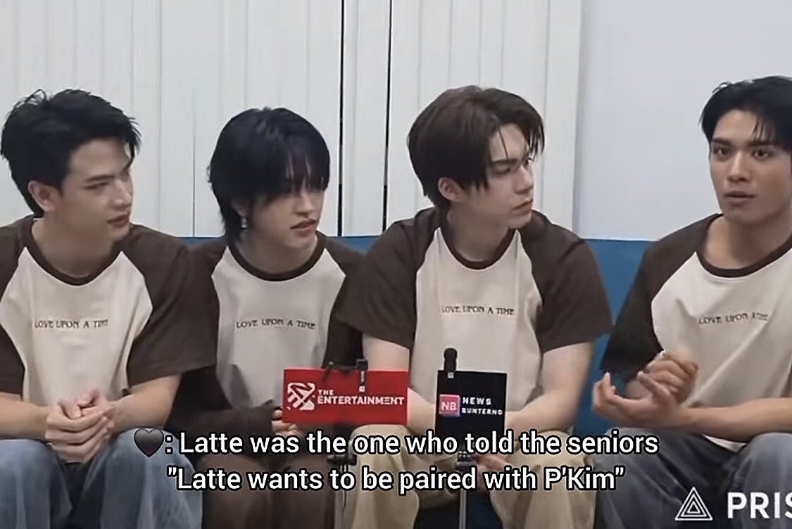aenpeonix's tweet photo. latte locked in the moment he saw kim https://t.co/sE1untEosT