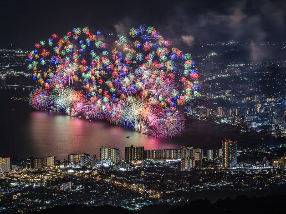 TakahiroBessho's tweet photo. 昨日の琵琶湖花火、ほんまにほんまに素敵やったんよ。 https://t.co/R4IJKMJteo