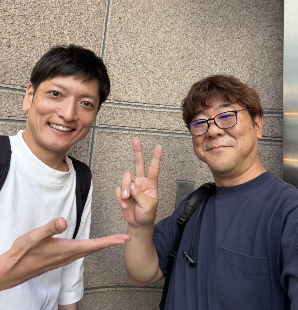 Daiki_sano's tweet photo. 本日、東地さんの劇団 #トローチ さんを観劇。

最高！
熱く、軽快に、個性的のキャラクター達が会話を心地よいスピードで進めてゆく。
会話の技術も素敵で笑いを呼ぶ。
笑いとシリアスの境界線がまたドキドキする。
演劇っていい！
赤��レッドシアターで今週末迄
神永先生とも会えて観劇後にお喋り笑 https://t.co/Di7KLLcnty