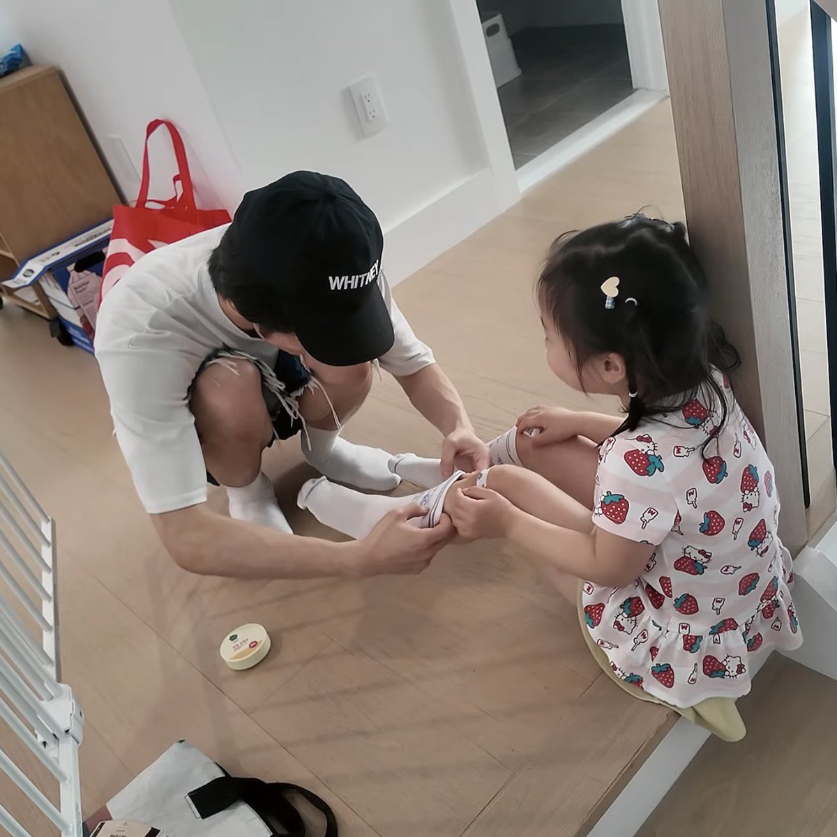 urfavvleehaenie's tweet photo. คิดถึงตอนนั้นเลยที่ม้าคบอกว่าถ้าตัวเองมีลูกสาวคงทึ่มมากแน่ๆ ฮือออออออ จั้นอยากเห็นตอนแกมีครอบครัวเหมือนกันㅠㅠ https://t.co/RtEIbtnRci