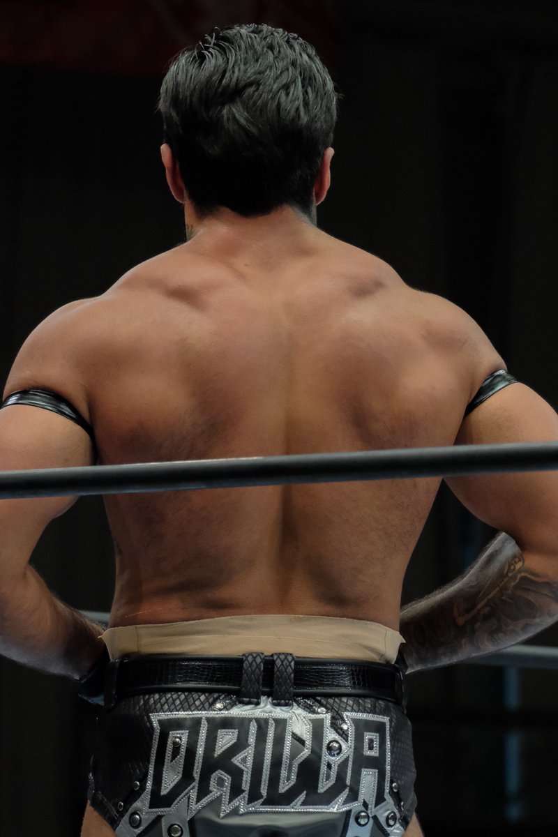 orange1010g's tweet photo. モロニーちゃんの筋肉を横から前から後ろから
#G1CLIMAX36 #njpw 
#ドリラモロニー #drillamoloney https://t.co/WJ9EiOajVY