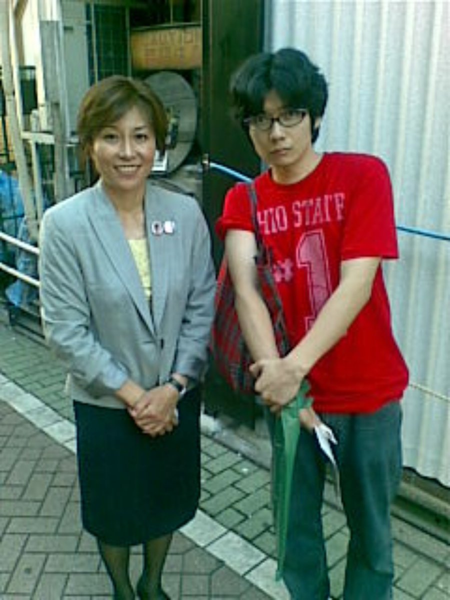 ginga_tajiri's tweet photo. 全然うれしそうに見えない政治家ツーショット集 https://t.co/5aEBPhu6aI