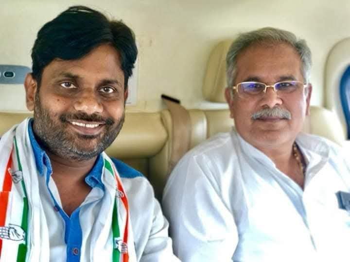 PatelRekhraj's tweet photo. अच्छे किरदार अच्छे संस्कार और अच्छे विचार वाले लोग  हमेशा साथ रहते हैं @vinodtiwaricg दिलों में भी लफ्ज़ों में भी और दुवाओं में भी….. जन्मदिन की आकाश भर शुभकामनाएँ 🎂💐
@bhupeshbaghel https://t.co/Lzc3VygM6W