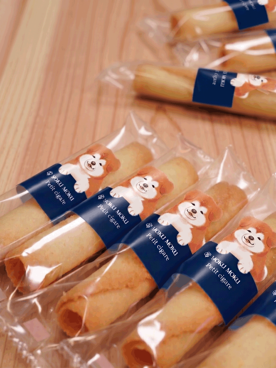 hachifull_'s tweet photo. 今日は8月8日！ハチの日＆ヨックモックの創立記念日です。🍪✨

なんと！ハチがつないだご縁から、あのヨックモックとコラボした「秋田バージョン」のプティ シガールが誕生しました！

その名も『プティ シガール Akita ～Four Seasons Story～』🍪✨
かわいい秋田犬の子犬が、秋田の四季や名所を巡るキュートなパッケージとなっています。
さらに購入特典として、限定「秋田犬×秋田弁デザイン」オリジナルステッカー（全8種・ランダム）のプレゼントも！🐶🎁
販売は9月1日(火)より、秋田県内6拠点にてスタートします！
・秋田犬ステーション(エリアなかいち)
・秋田空港おみやげ広場 あ・えーる
・ANA FESTA 大館能代ロビー店
 ・おみやげ処 こまち苑(秋田駅2F)
・東北めぐり いろといろ秋田店(秋田駅トピコ2F)
 ・道の駅あきた港 ポートタワー・セリオン

秋田のお土産や大切な人への贈りものに、ぴったりな一品✨
発売をお楽しみにお待ちください。

#ヨックモック #プティシガール
#秋田犬 #akita 
#ハチ公 #hachi 
#秋田 #秋田県 #秋田土産