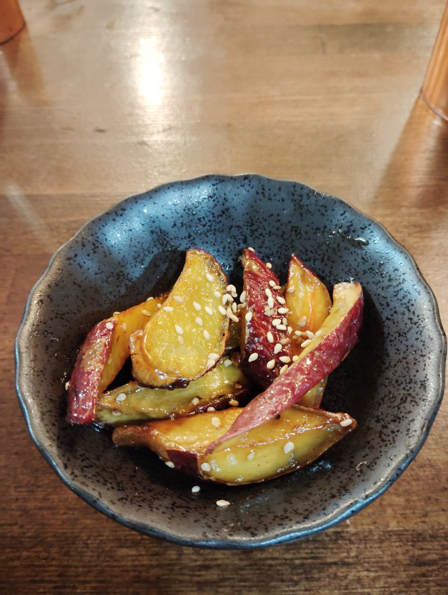 39_kiyose's tweet photo. やきとりさんきゅう清瀬店
華金7日オープンしております｡
本日のオススメは
骨つきフライドチキン､
山崎､響､知多､白州､
日本酒「雪の茅舎」「作zaku」
もございます。
皆様のご来店をお待ちしてます。
#やきとりさんきゅう清瀬店
#やきとりさんきゅう
#清瀬駅南口
#テキーラソーダ
#ポン酢サワー https://t.co/DkWFiil7Y0