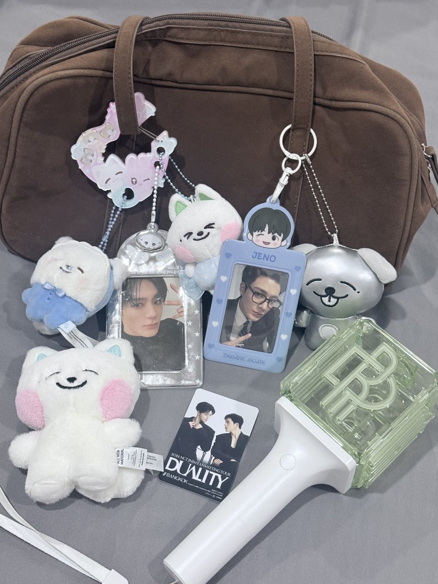 notorlee's tweet photo. พร้อม 🐶💞

#NCTJNJM_FANMEETING_TOUR_DUALITY
#NCTJNJM_FANMEETING_TOUR_BANGKOK https://t.co/0Epc0VBmZ2