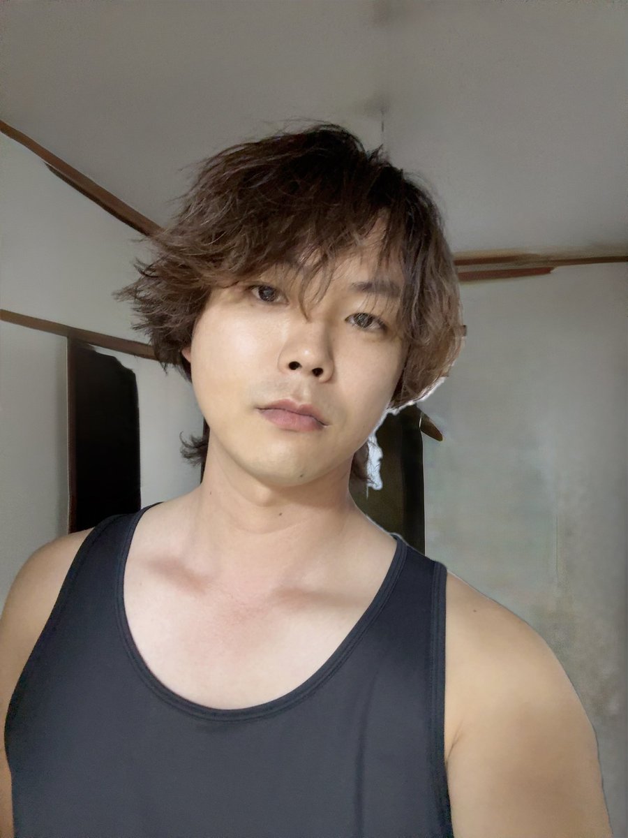 Happiness_shun's tweet photo. 最近、会った人全員に
身体デカくなった？って言われます。

何もしてないので、
多分オーラです😎

あと、自撮り撮ろうと思う瞬間が
毎回風呂上がりなのどうにかしたい。笑

そして真顔になるのはお約束😊

楽しい週末を👋 https://t.co/Fibtbnyb0U