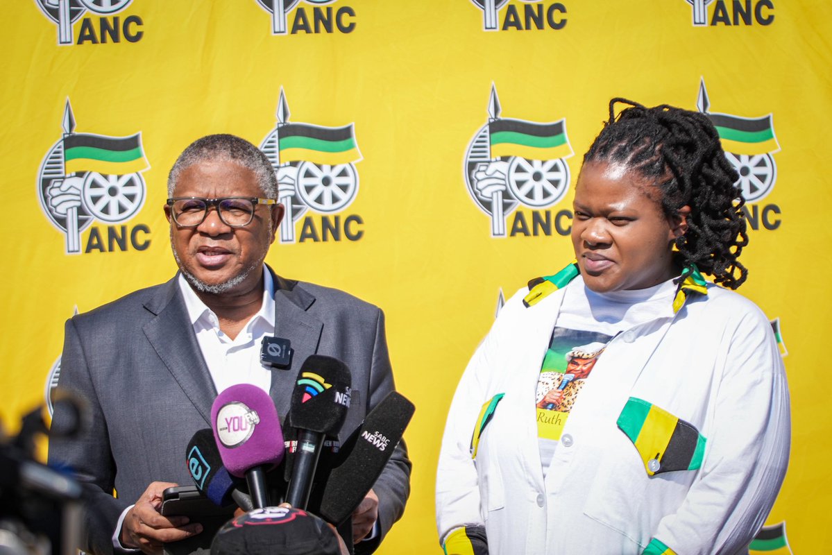 MbalulaFikile's tweet photo. On the sidelines of the #ANCNEC meeting, we briefed members of the media on the meeting which will unpack key organisational and political developments, including the movement’s state of readiness for the 2026 Local Government Elections. 

#ANCManifesto2026 https://t.co/eQaDQy98jy