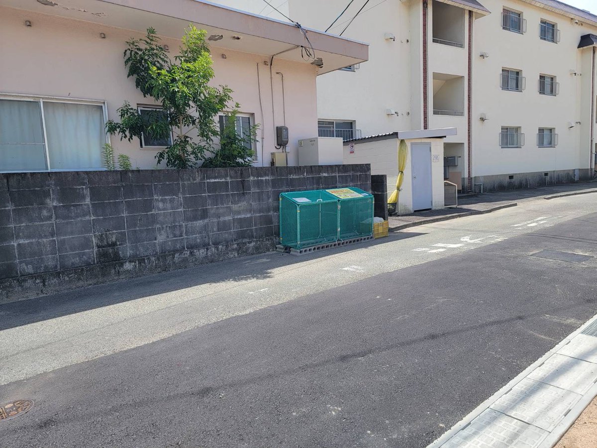 treck_2020's tweet photo. 警固町1丁目の最終舗装工事完了しましたね！
売主様、お疲れ様でした！
今月はいよいよ引渡ですね！ https://t.co/GNxgREufw0