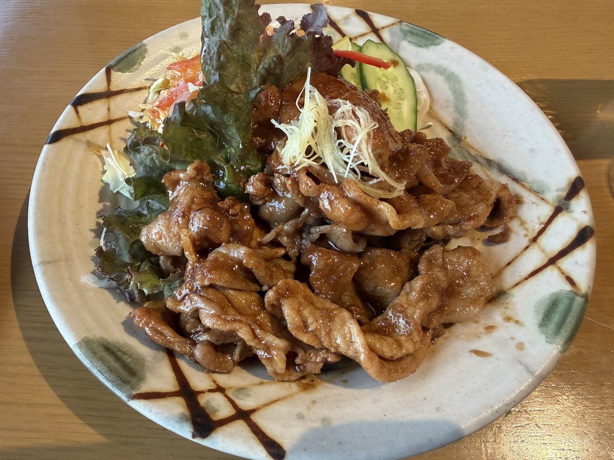 yumehouse_'s tweet photo. 何か前までは◯◯定食みたいな感じでしたけどいつのまにか居酒屋スタイルに注文形式が変わってた😳
　それに値段も以前と比べてちょっと値上がり気味〜💦でも、いい記事ネタになったかも( ^ω^ )

温泉最高〜♨️

#琴弾廻廊
#香川県観音寺市
#四国
#温泉施設 https://t.co/rVyLzAvChk