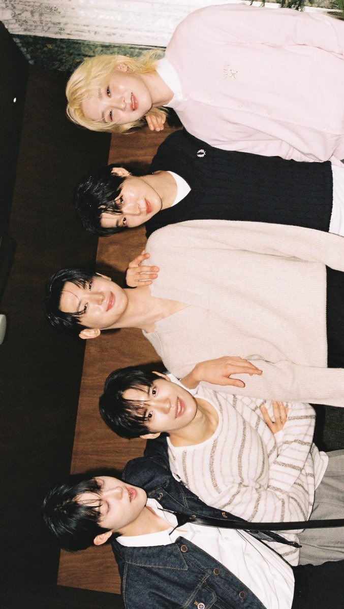 chainsislove's tweet photo. [📸] X_ON (엑스온) | Interview Film

#X_ON #엑스온 https://t.co/KB4gjISsr0