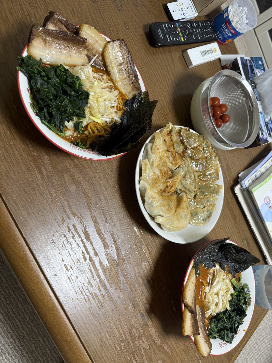 misaaaa_apex's tweet photo. ドカ食い気絶部
カロリーは心の栄養素
カロリーで太るやつは二流
辛味噌は汗かくから0キロカロリー
むしろマイナス https://t.co/REMrjPacux