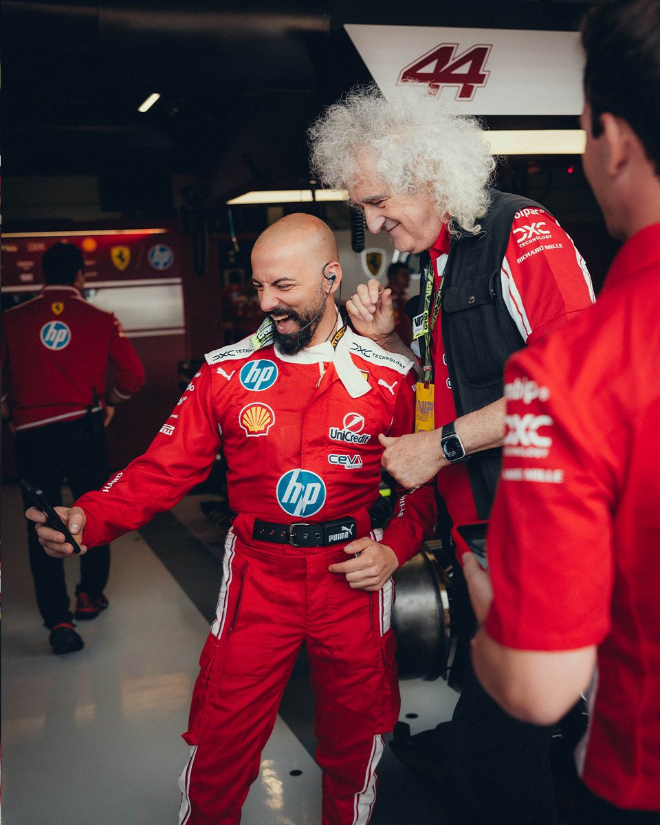 ScuderiaFerrari's tweet photo. Drum roll please 🥁🤘@DrBrianMay https://t.co/SXZJhVhSQB