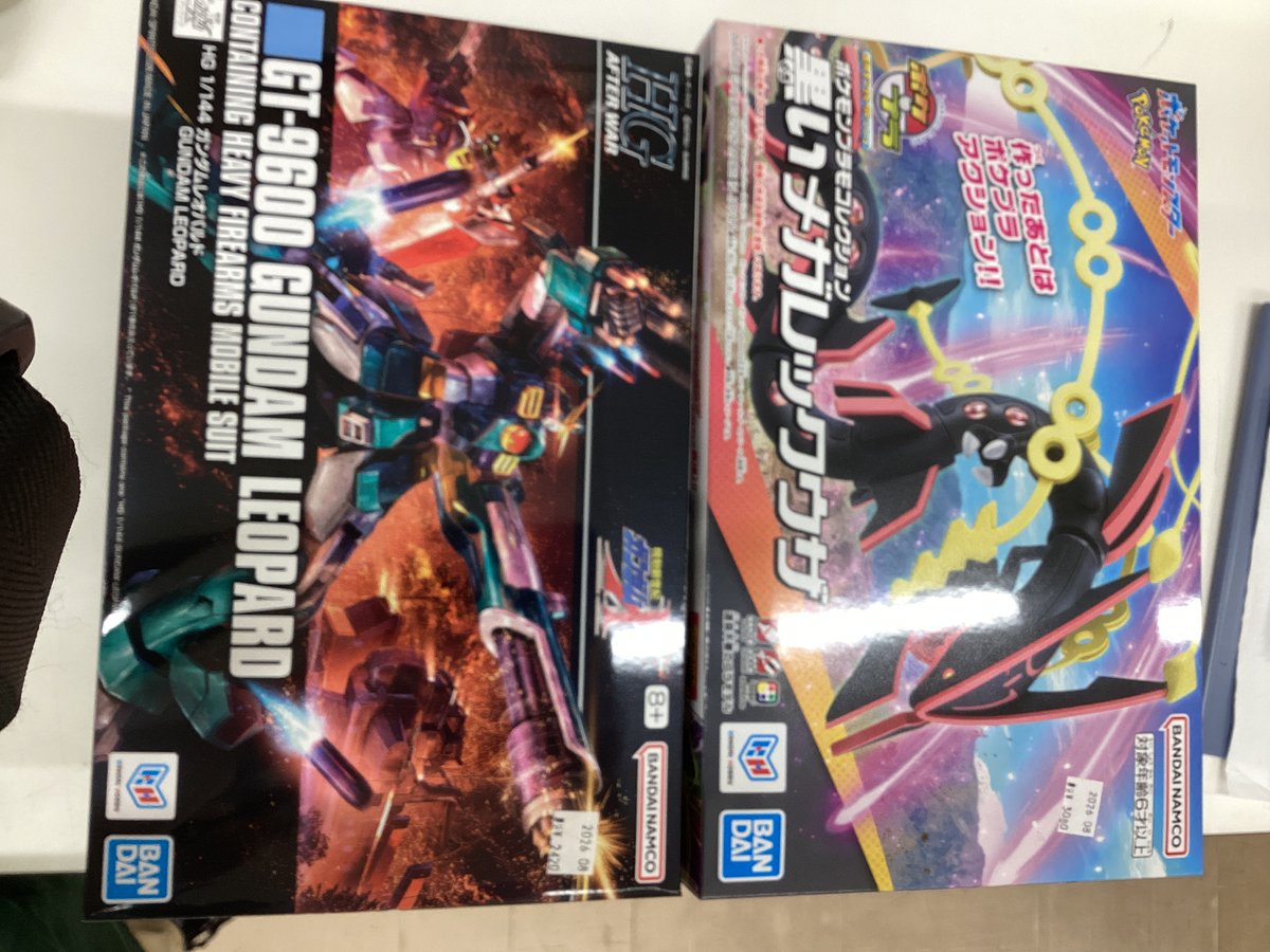 sanyodotarui's tweet photo. 明日8月8日から取り扱い開始致します
 HGガンダムレオパルド
ポケプラ　黒いメガレックウザ
レオパルドは四つ
レックウザは３つの入荷となります
#三洋堂
#垂井
#ガンプラ https://t.co/58W20GdYDl