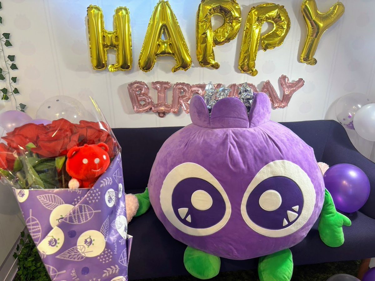 Jewel_Cafe's tweet photo. あらためて…
ブルブルくんお誕生日おめでとう🫐🎉

これからも仲よくしてねっ🐻

#ブルブルくんおめでとう
#ブルーベリーの日 https://t.co/OTIEEWHShY