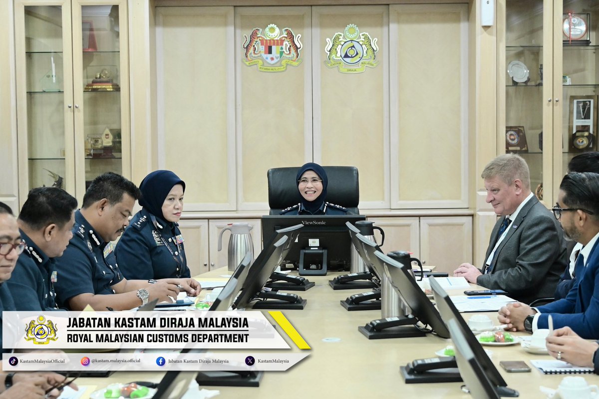 KastamMalaysia's tweet photo. 𝐊𝐔𝐍𝐉𝐔𝐍𝐆𝐀𝐍 𝐇𝐎𝐑𝐌𝐀𝐓 𝐃𝐄𝐋𝐄𝐆𝐀𝐒𝐈 𝐄𝐔𝐑𝐎𝐏𝐄𝐀𝐍 𝐔𝐍𝐈𝐎𝐍 – 𝐀𝐒𝐒𝐎𝐂𝐈𝐀𝐓𝐈𝐎𝐍 𝐎𝐅 𝐒𝐎𝐔𝐓𝐇𝐄𝐀𝐒𝐓 𝐀𝐒𝐈𝐀𝐍 𝐍𝐀𝐓𝐈𝐎𝐍𝐒 𝐁𝐔𝐒𝐈𝐍𝐄𝐒𝐒 𝐂𝐎𝐔𝐍𝐂𝐈𝐋 (𝐄𝐔-𝐀𝐁𝐂) 𝐊𝐄 𝐉𝐀𝐁𝐀𝐓𝐀𝐍 𝐊𝐀𝐒𝐓𝐀𝐌 𝐃𝐈𝐑𝐀𝐉𝐀 𝐌𝐀𝐋𝐀𝐘𝐒𝐈𝐀 https://t.co/lg32CB30tL