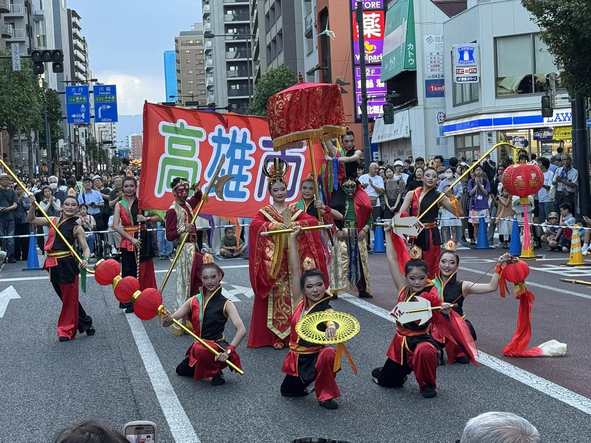 zeroemi_saiyou's tweet photo. 今年も八王子まつりが始まりましたー！
金・土・日の３日間です！
19台の山車巡行は必見です！！
明日のおすすめは15時から関東太鼓大合戦
！国道20号で太鼓の音が鳴り響きます！！ぜひお越しくださいませ〜🥁
#八王子まつり https://t.co/4eDj5eSJCu